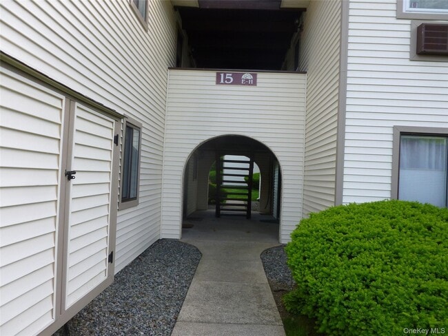 property at 15 Club House Dr