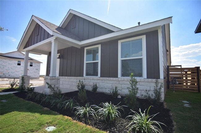 275 Bugbee in Kyle, TX - Building Photo - Building Photo