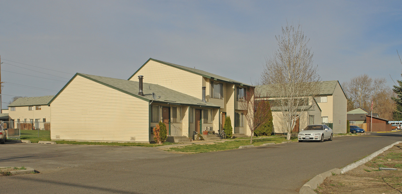 Quail Ridge in Yakima, WA - Building Photo