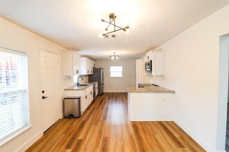 2120 Yates St in Houston, TX - Building Photo - Building Photo