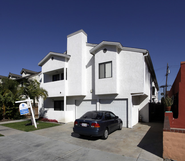 4657 Iowa St in San Diego, CA - Building Photo - Building Photo