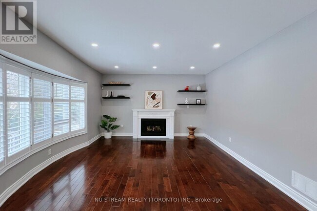 49 Portelli Crescent in Ajax, ON - Building Photo - Building Photo