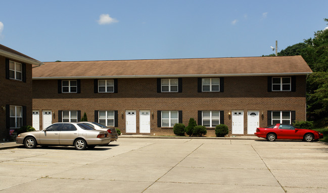 West Gate in Charleston, WV - Building Photo - Building Photo