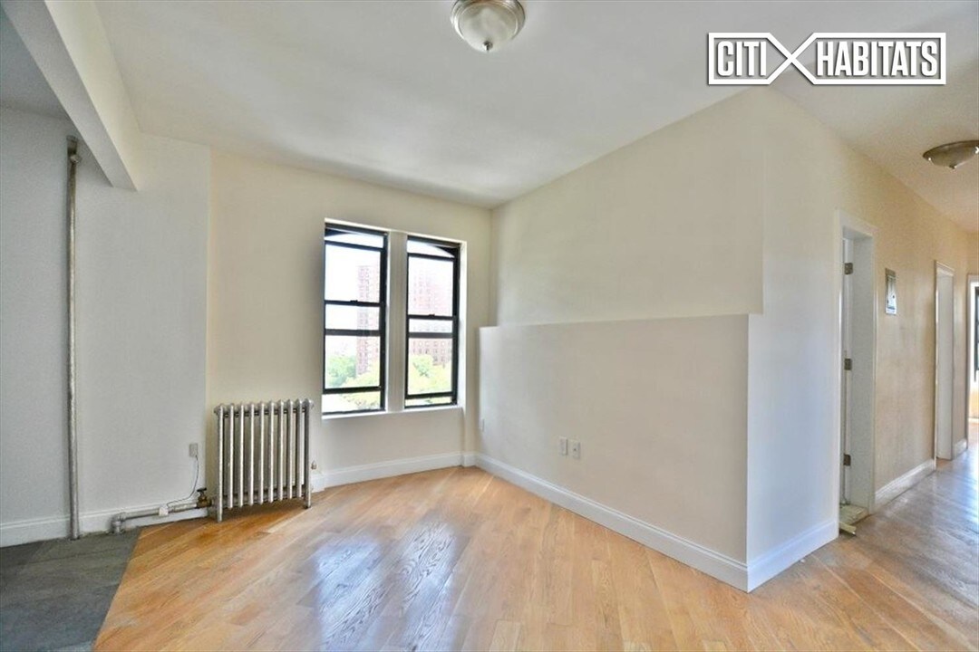 1274 Amsterdam Ave-Unit -10 in New York, NY - Building Photo