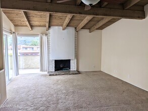 972 Woodlawn Dr in Thousand Oaks, CA - Building Photo - Building Photo