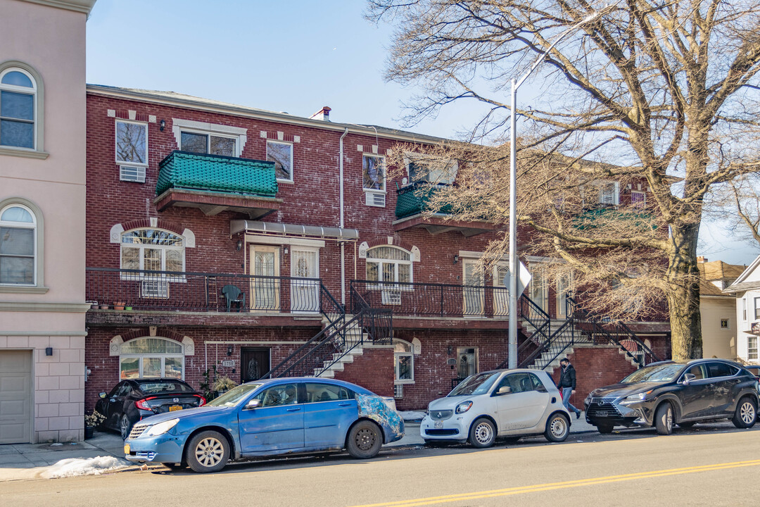 1756A Benson Ave in Brooklyn, NY - Foto de edificio