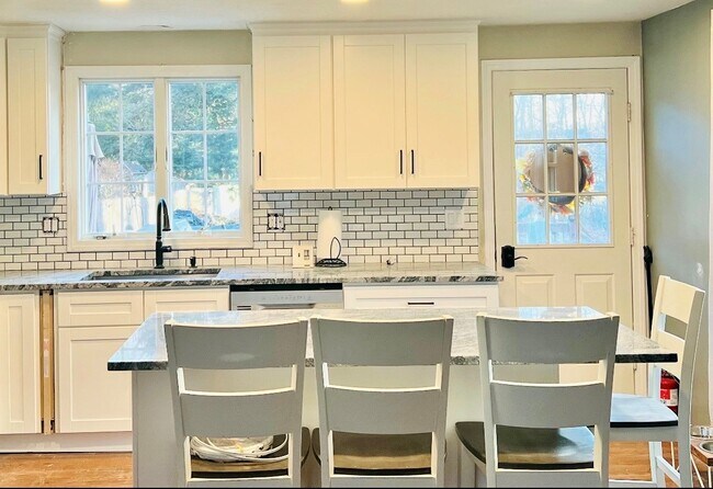 94 White Fox Rd in Agawam, MA - Building Photo - Building Photo