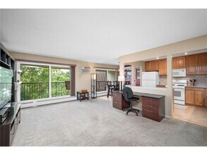 4860 Park Commons Dr in Minneapolis, MN - Building Photo - Building Photo