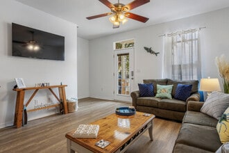 241 Cowan Rd in Gulfport, MS - Building Photo - Building Photo