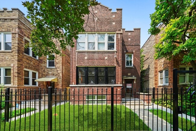property at 2726 N Harding Ave