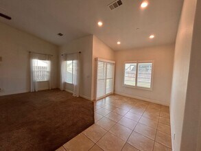 3730 W Vine Ave in Visalia, CA - Foto de edificio - Building Photo