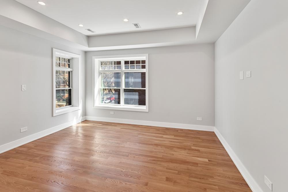 935 W Winona St in Chicago, IL - Building Photo