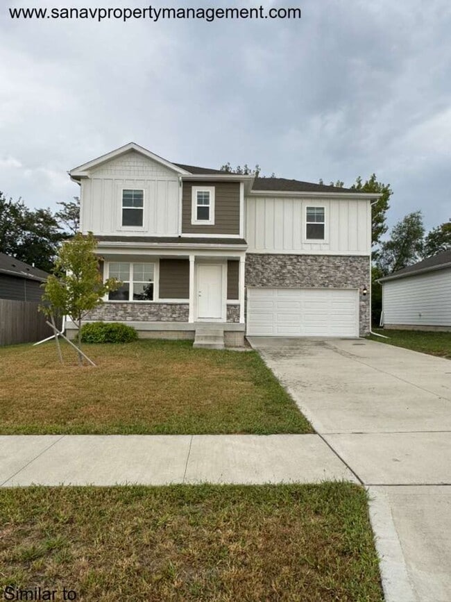 160 Dakota Cir in Waukee, IA - Building Photo - Building Photo