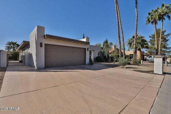 10421 E Silvertree Dr in Sun Lakes, AZ - Building Photo - Building Photo