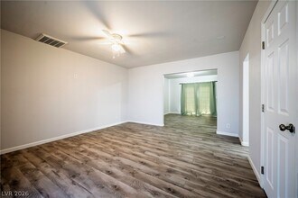 343 Tungsten St in Henderson, NV - Building Photo - Building Photo
