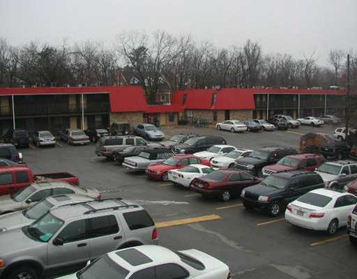 Sunshine Place Apartments in Fayetteville, AR - Building Photo