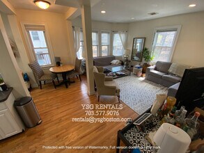 102 Cypress St in Brookline, MA - Building Photo - Building Photo