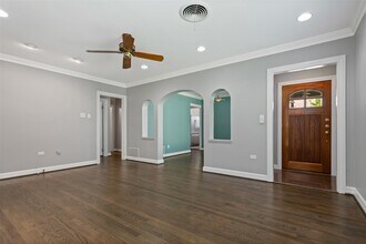 6040 Ellsworth Ave in Dallas, TX - Foto de edificio - Building Photo