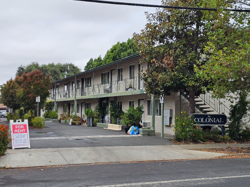 1981 Bonifacio St in Concord, CA - Foto de edificio