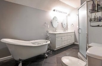 1 Nutmeg Ct in Mansfield, CT - Building Photo - Building Photo