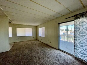 2106 Hermosa Dr in Bullhead City, AZ - Building Photo - Building Photo