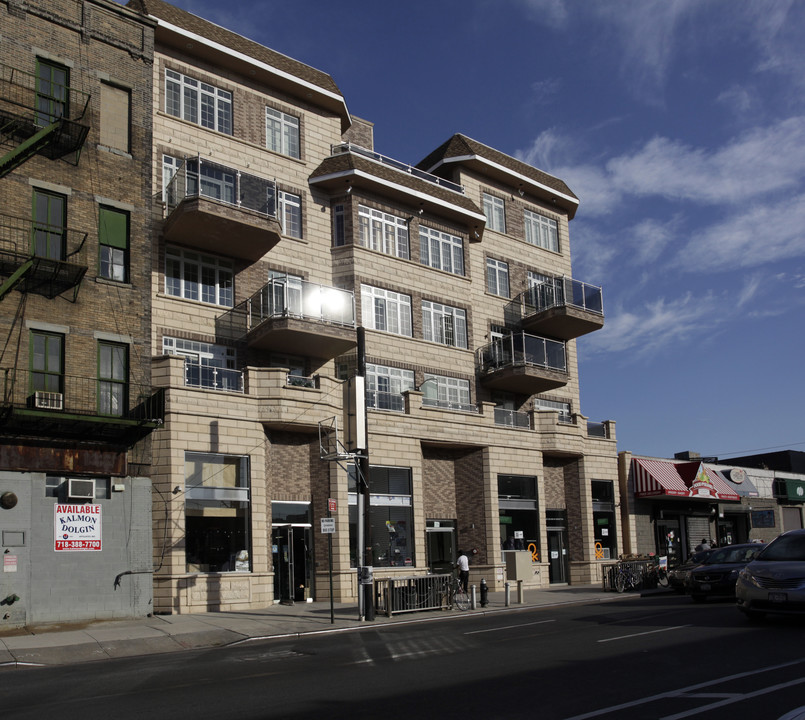 739 Bedford Ave in Brooklyn, NY - Building Photo