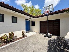815 Valencia Ave in Coral Gables, FL - Building Photo - Building Photo