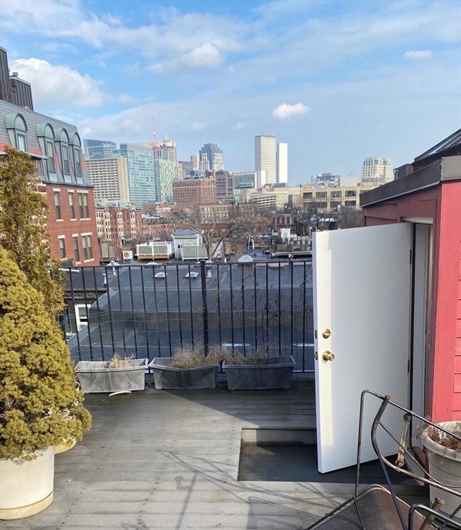 70 Clarendon St, Unit 4 in Boston, MA - Foto de edificio - Building Photo