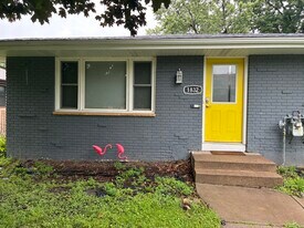 1832 Ulysses St NE in Minneapolis, MN - Building Photo