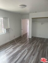 7634 Milwood Ave in Los Angeles, CA - Building Photo