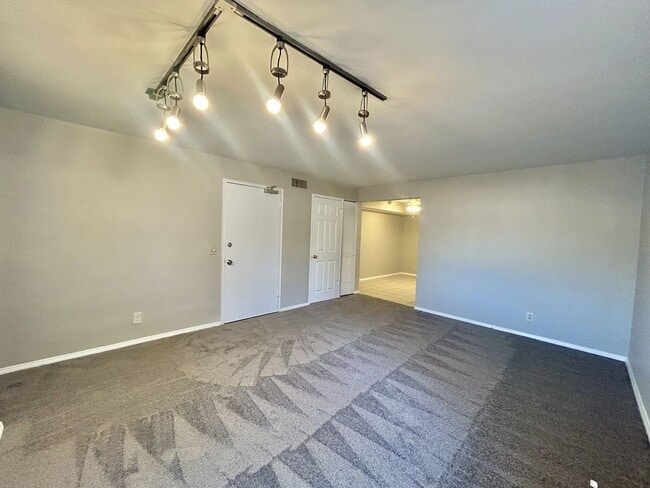 783 N Fred Shuttlesworth Cir in Cincinnati, OH - Building Photo - Building Photo