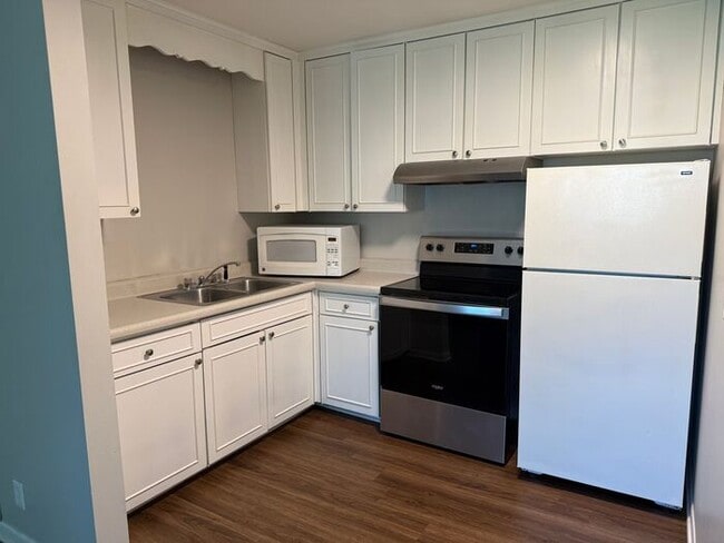 property at 550 A E Bledsoe St