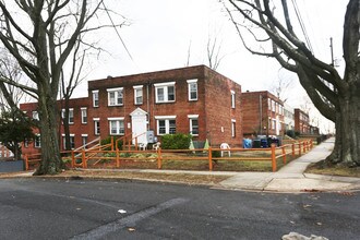 2601 29th St SE in Washington, DC - Building Photo - Building Photo