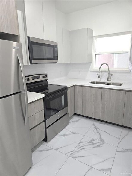 3201 Magdalena St, Unit 6 in Mission, TX - Building Photo - Building Photo