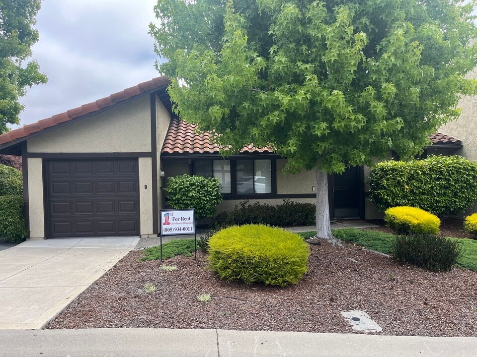1003 Meadow Way in Arroyo Grande, CA - Building Photo