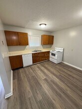 1004 Salisbury St in Kernersville, NC - Building Photo - Building Photo