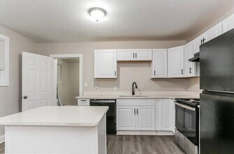 1012 NE 2nd Ave in Cape Coral, FL - Building Photo - Building Photo