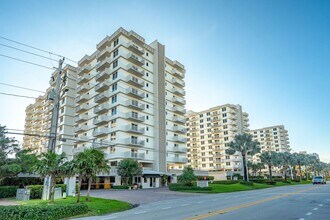3221 S Ocean Blvd in Highland Beach, FL - Building Photo - Building Photo
