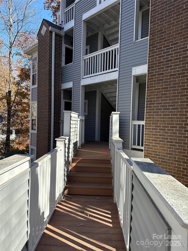 2518 Cranbrook Ln in Charlotte, NC - Foto de edificio - Building Photo