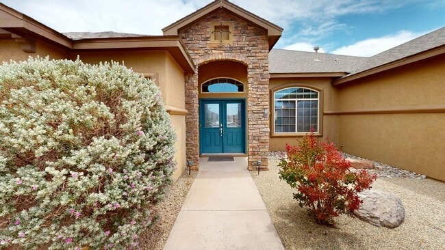 2203 Silverado in Alamogordo, NM - Foto de edificio - Building Photo