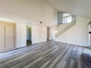 5016 Abuela Dr in San Diego, CA - Building Photo - Building Photo
