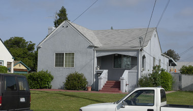 282-290 Cherry Way in Hayward, CA - Building Photo - Building Photo