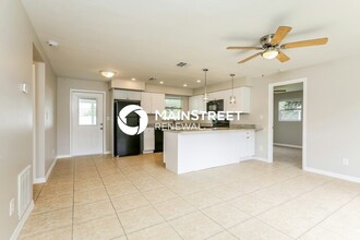 311 Dartmouth Ave in Lehigh Acres, FL - Building Photo - Building Photo