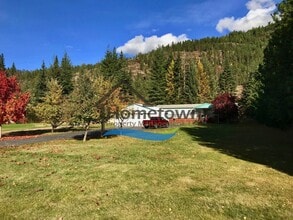 387 N River Lake Dr in Clark Fork, ID - Building Photo - Building Photo