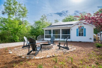 326 NE 47th St in Oak Island, NC - Building Photo - Building Photo