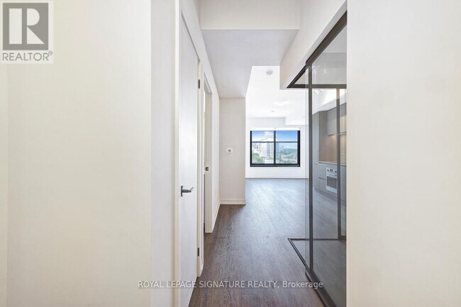 181-181 Sterling Rd in Toronto, ON - Building Photo - Building Photo
