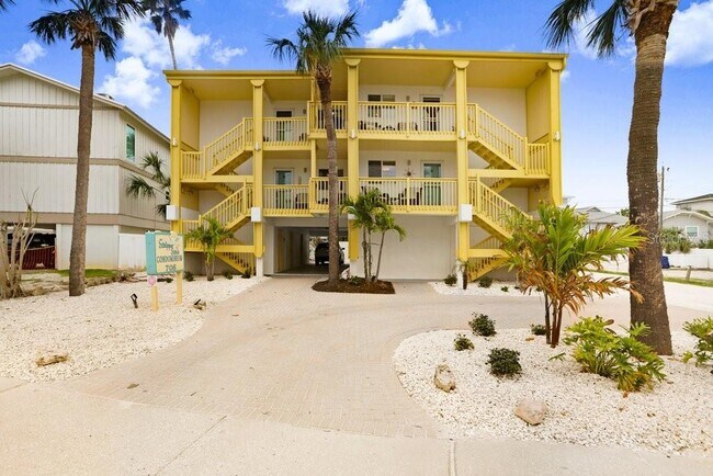 708 Gulf Blvd in Indian Rocks Beach, FL - Building Photo - Building Photo