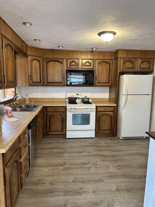 7 Heritage Way, Unit 1 in Burlington, MA - Building Photo - Building Photo