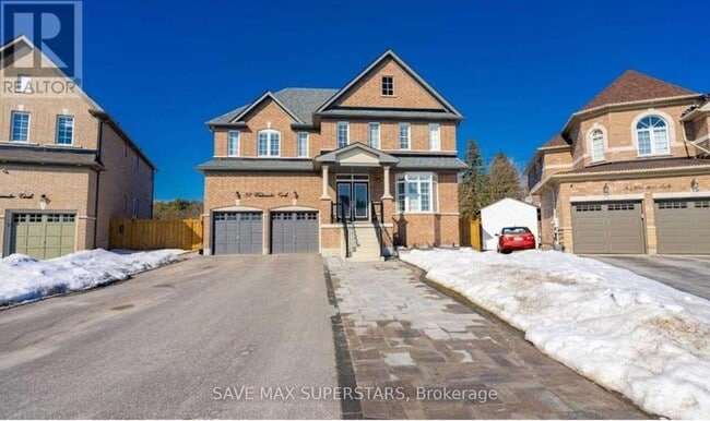 32 Westminster Cir in Barrie, ON - Building Photo - Building Photo