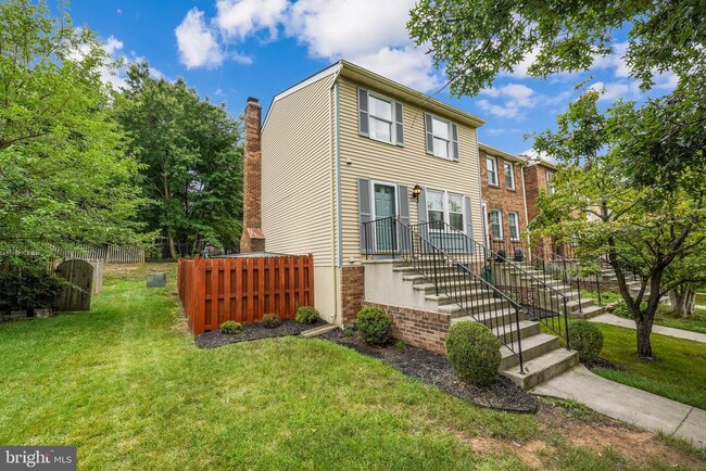 property at 5326 Larochelle Ct